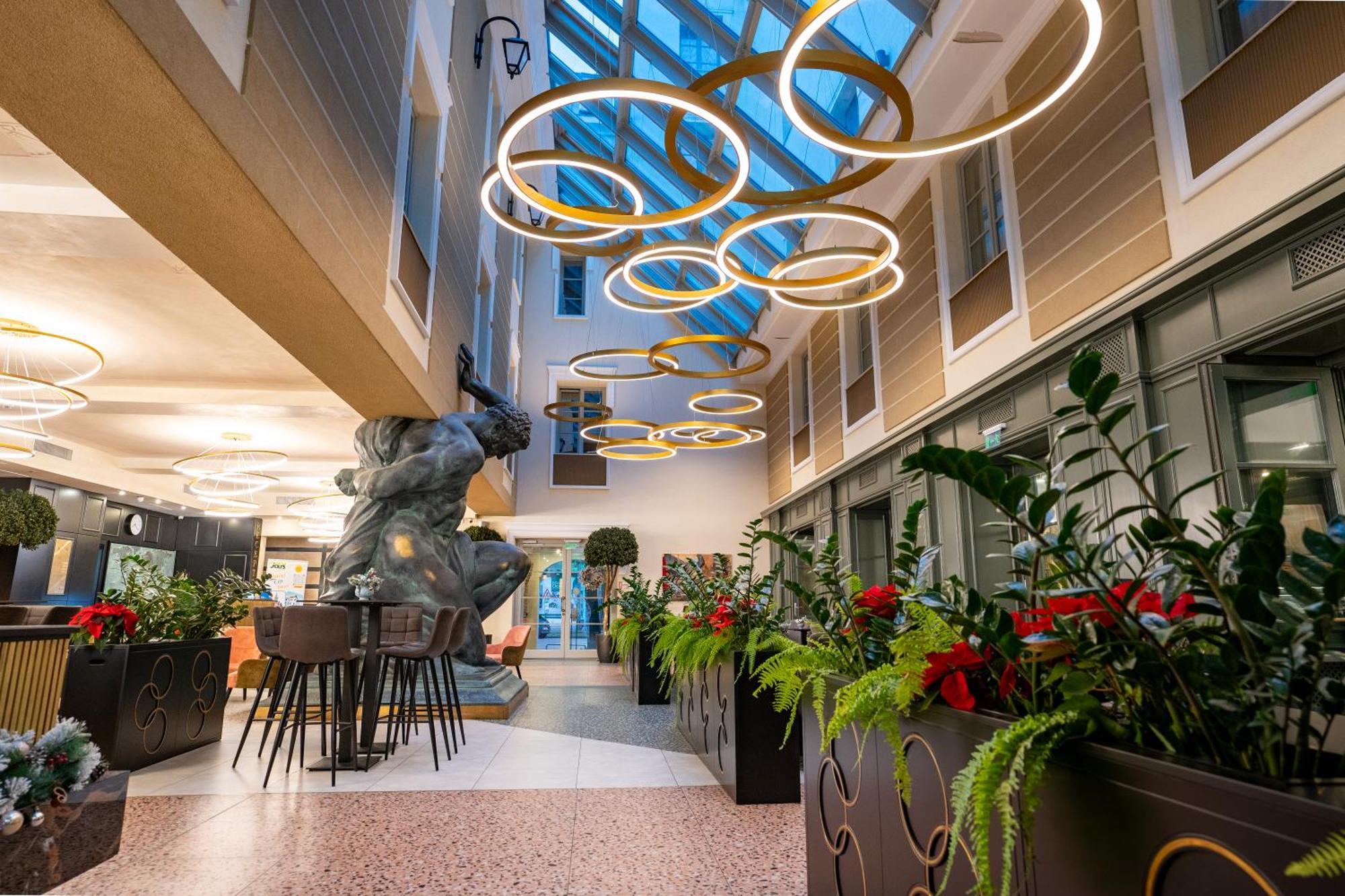 Atlas Hotel تيميشورا المظهر الخارجي الصورة