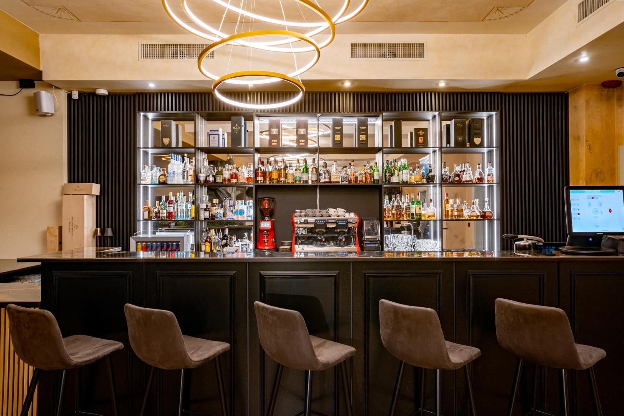Atlas Hotel تيميشورا المظهر الخارجي الصورة